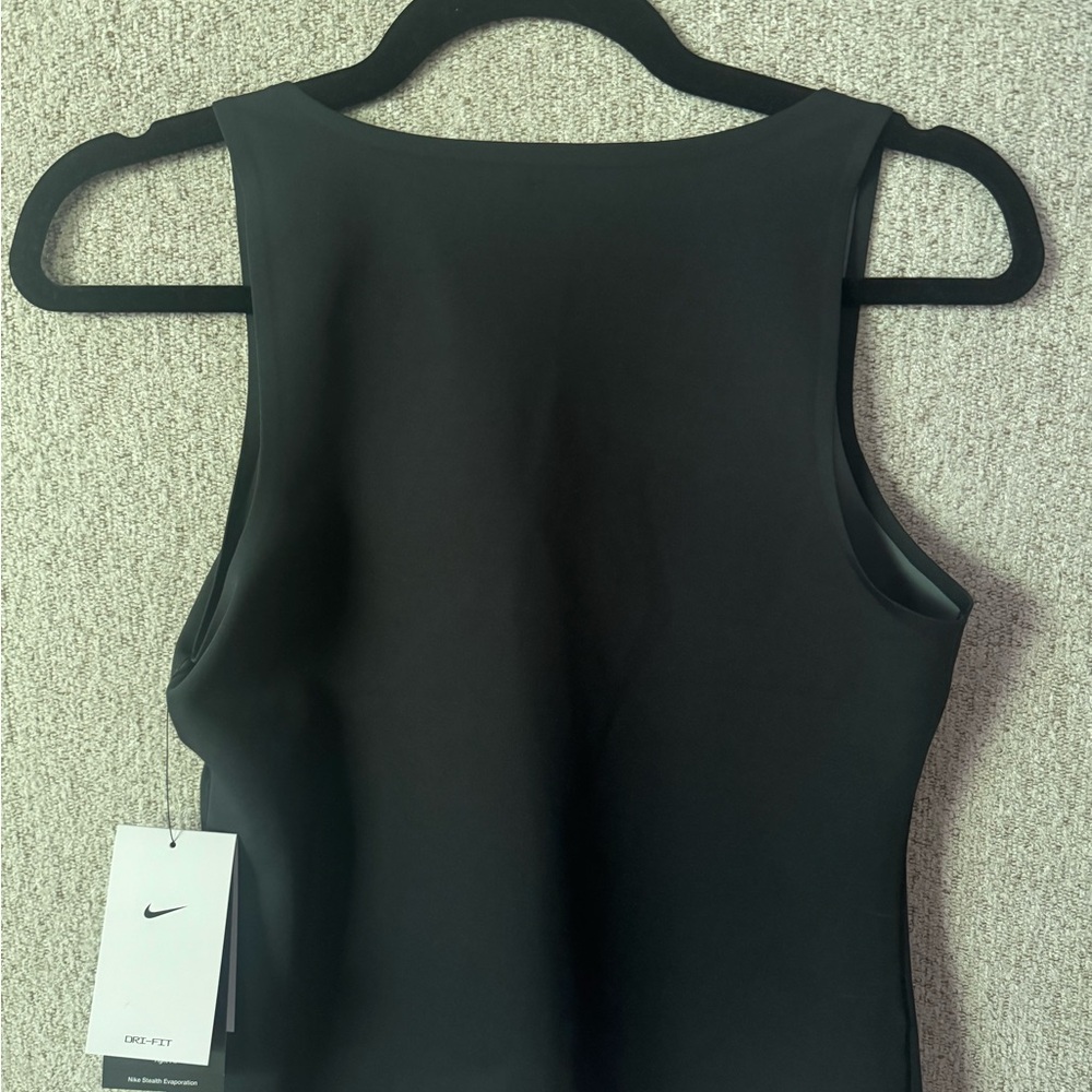NIKE Stealth Evaporation Tank, Size Small. NWT. - Picture 2 of 4